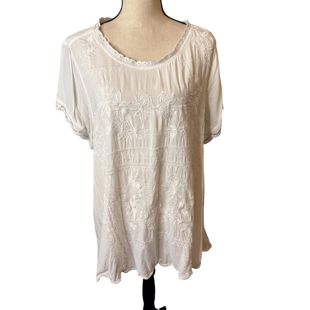 Torrid White Floral Embroidered Eyelet Lace Trim Short Sleeve Blouse Top Plus